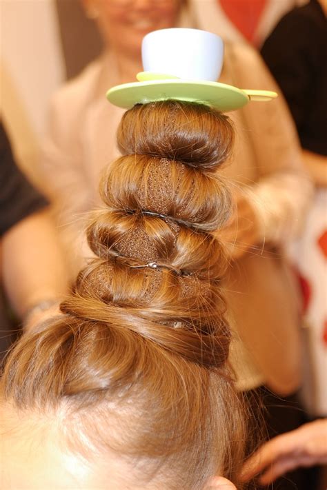 alice in wonderland hairstyle